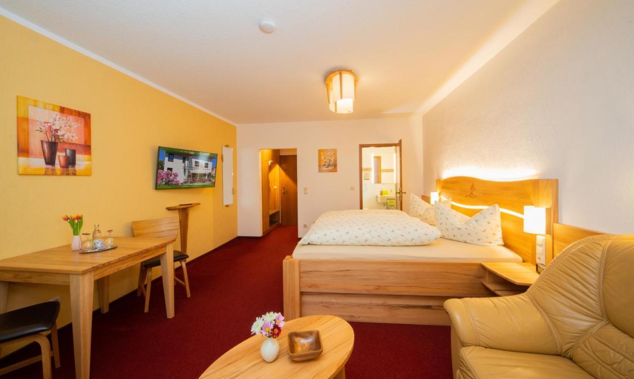 Rennsteighotel Gruener Baum Schmiedefeld am Rennsteig Extérieur photo